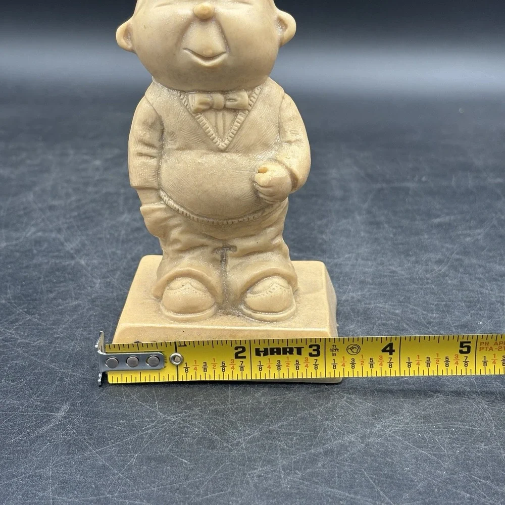 Vintage 1970 R & W Berries Figurine Statues 